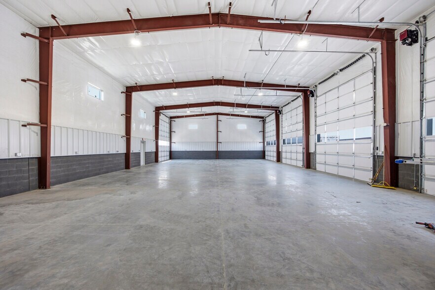 More Photos Of 1342 E Saint Helens St, Pasco Light Distribution For Lease