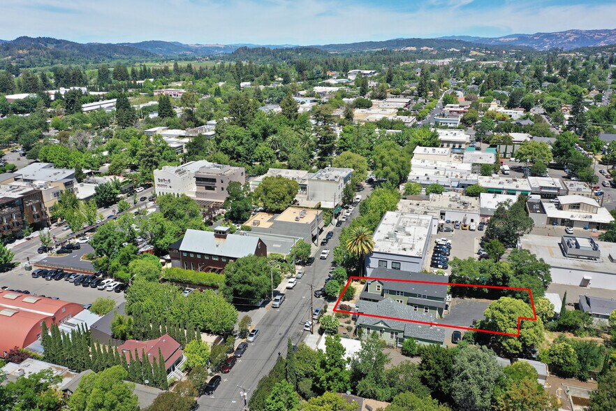 More Photos Of 230 Center St, Healdsburg Office For Lease