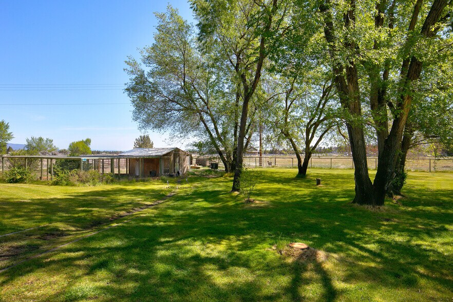 More Photos Of 61212 Obernolte Rd, Bend Specialty For Sale