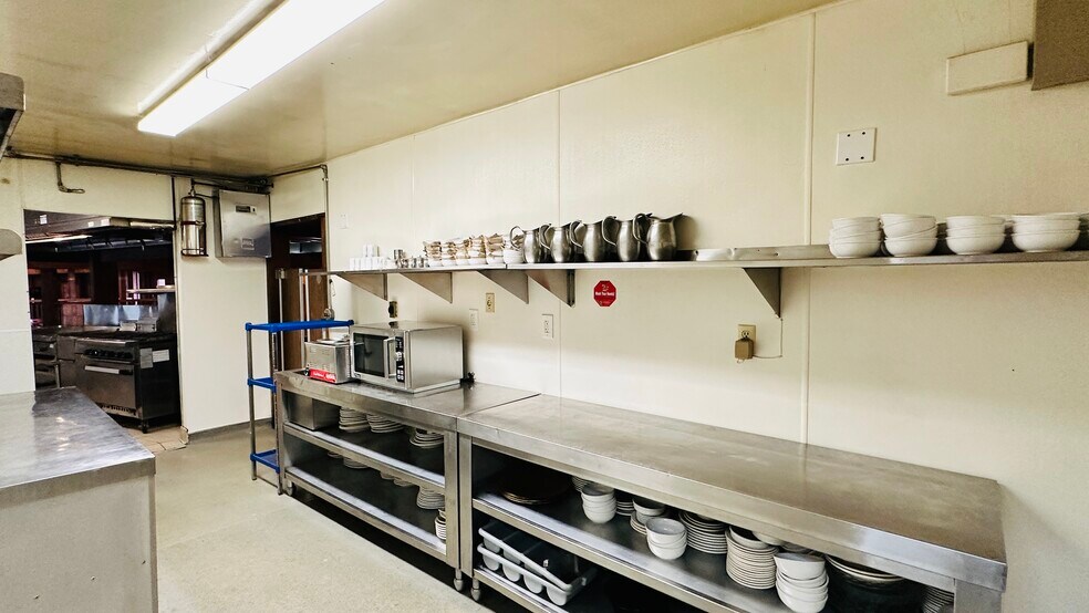 More Photos Of 54905 N Circle Dr, Idyllwild-Pine Cove Restaurant For Lease