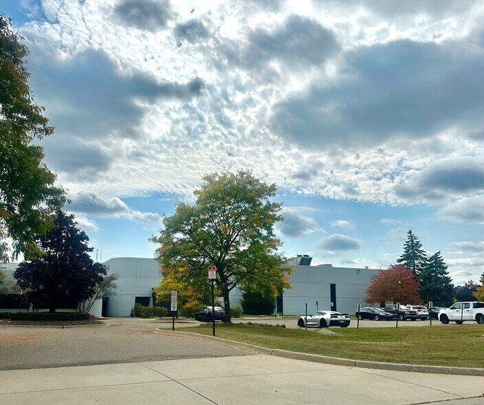 More Photos Of 2700 Product Dr, Rochester Hills Warehouse For Lease