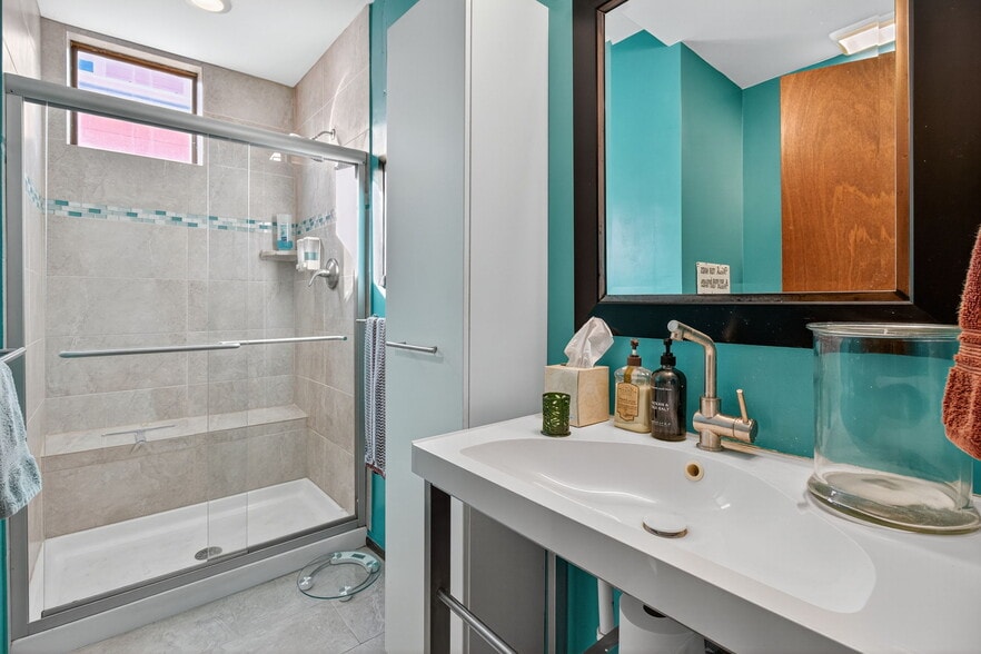 More Photos Of 5657 Shore S blvd, Gulfport Specialty For Sale