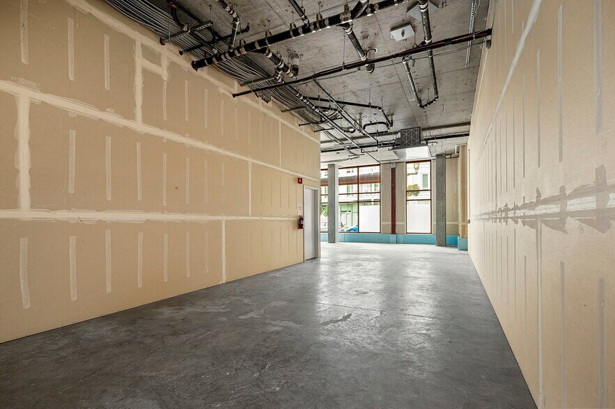 More Photos Of 610 S Lowell St, Portland Storefront Retail Office For Lease