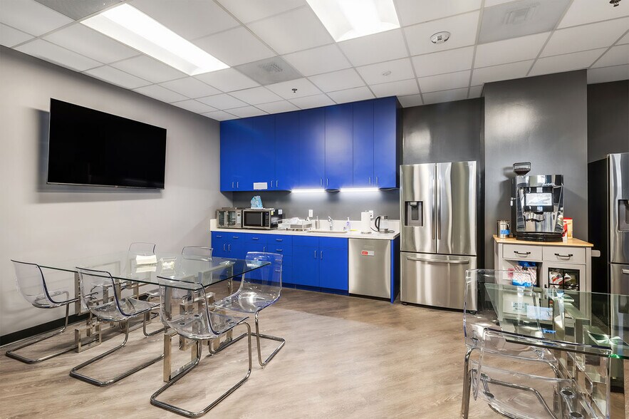 More Photos Of 222 S Harbor Blvd, Anaheim Office For Sale