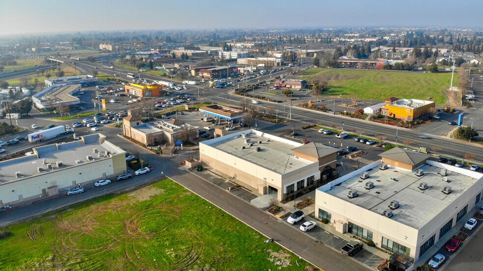 More Photos Of 7400 Elsie Ave, Sacramento Freestanding For Lease