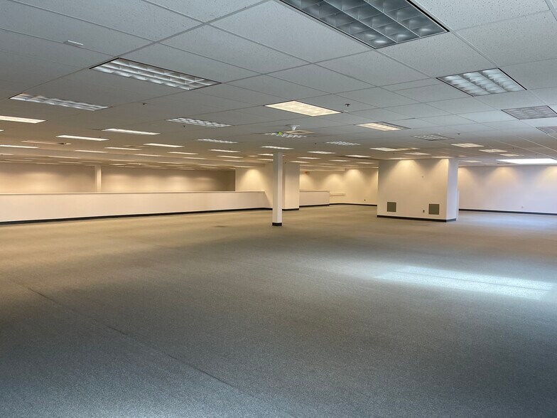 More Photos Of 2850-2860 Broadway St NE, Salem Medical For Lease