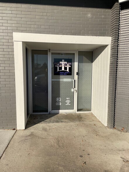 More Photos Of 660-670 Lincoln St, Portsmouth Unknown For Lease