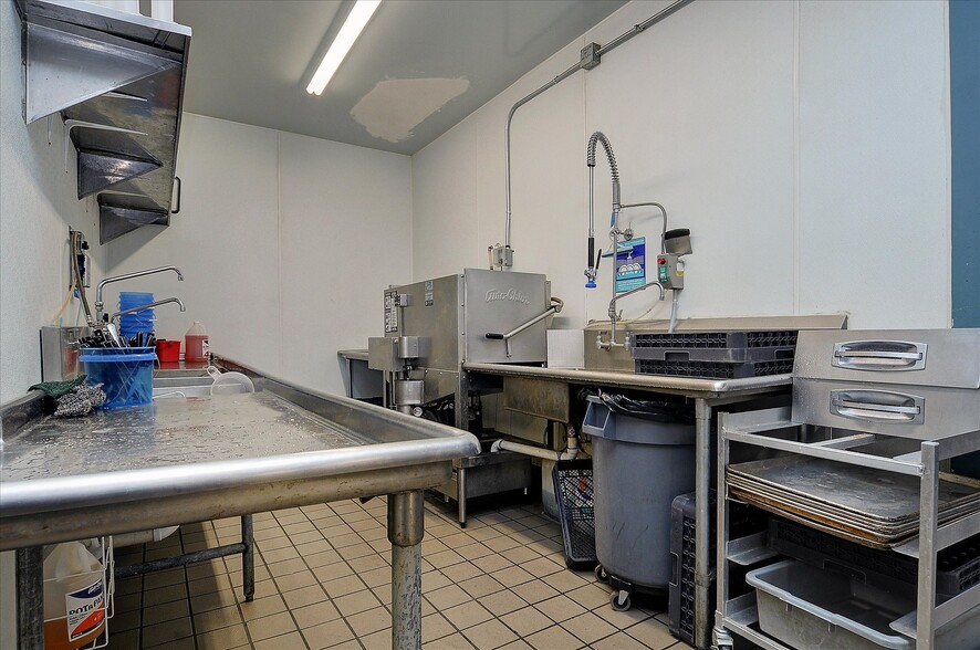 More Photos Of 720 E 50 Hwy, Salida Restaurant For Sale