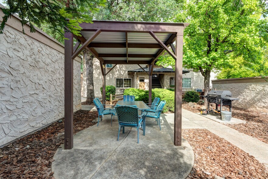 More Photos Of 2351 Victor Ave, Redding Apartments For Sale