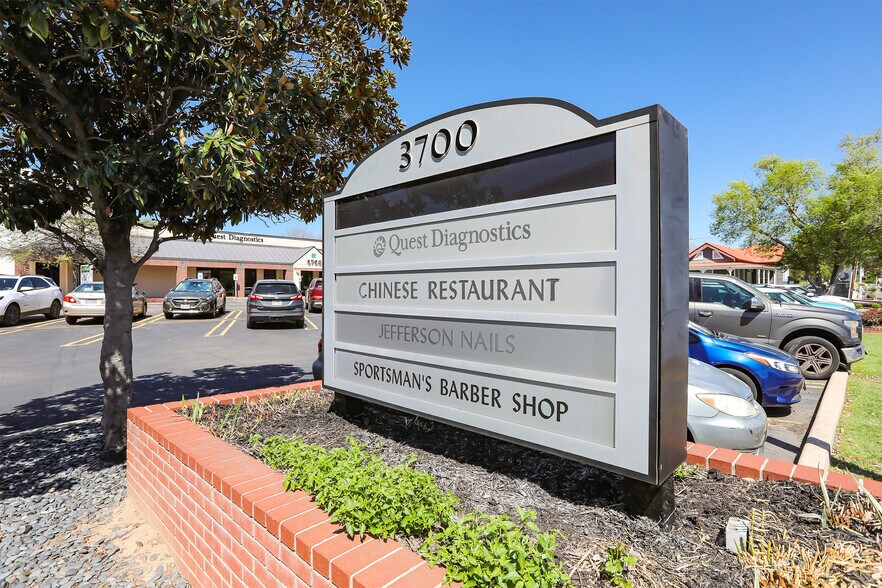 More Photos Of 3700-3708 Jefferson St, Austin Storefront Retail Office For Sale