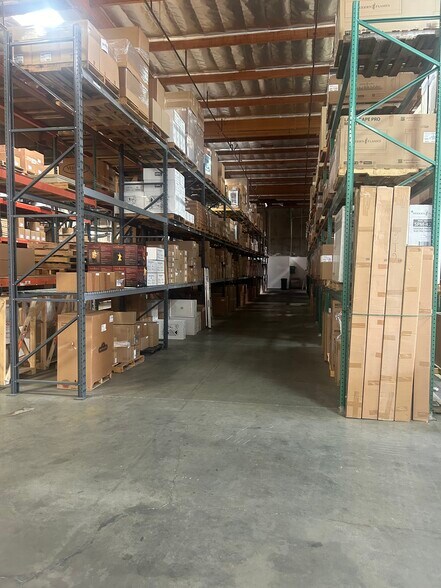 More Photos Of 10860 6th St, Rancho Cucamonga Warehouse For Lease