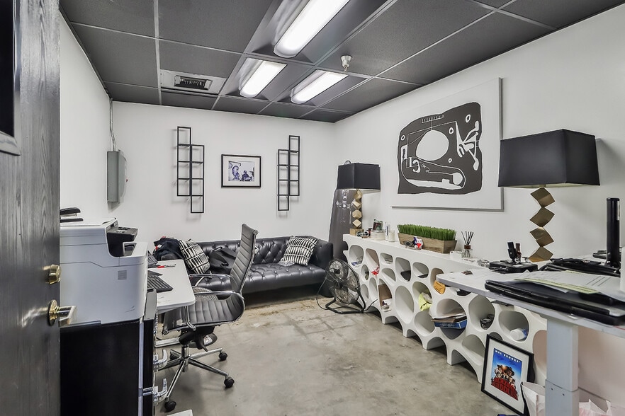 More Photos Of 12224 Montague St, Pacoima Distribution For Lease