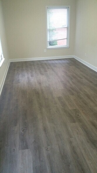 More Photos Of 2440 Sandy Plains Rd, Marietta Medical For Lease