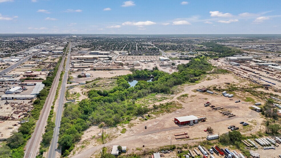 More Photos Of 2451 W Murphy St, Odessa Warehouse For Sale