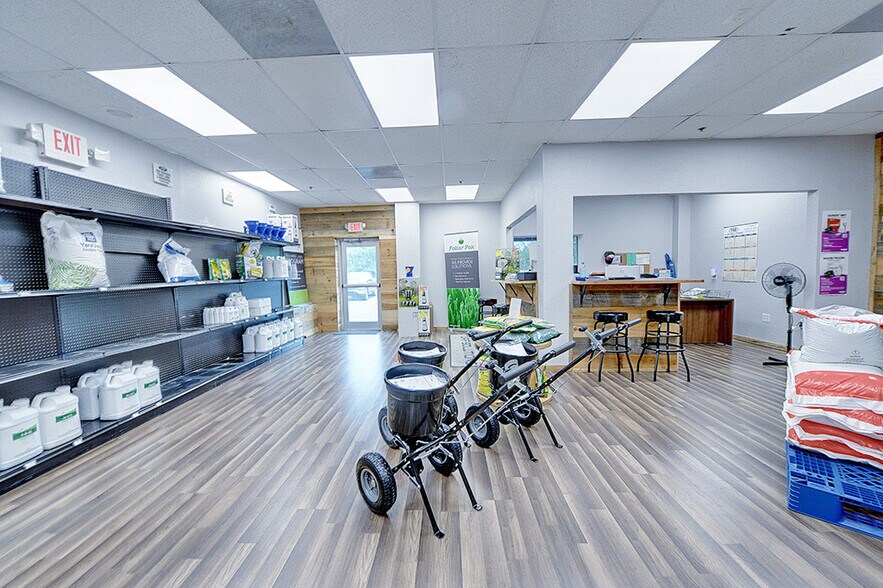 More Photos Of 715 S Easy St, Lecanto Manufacturing For Lease