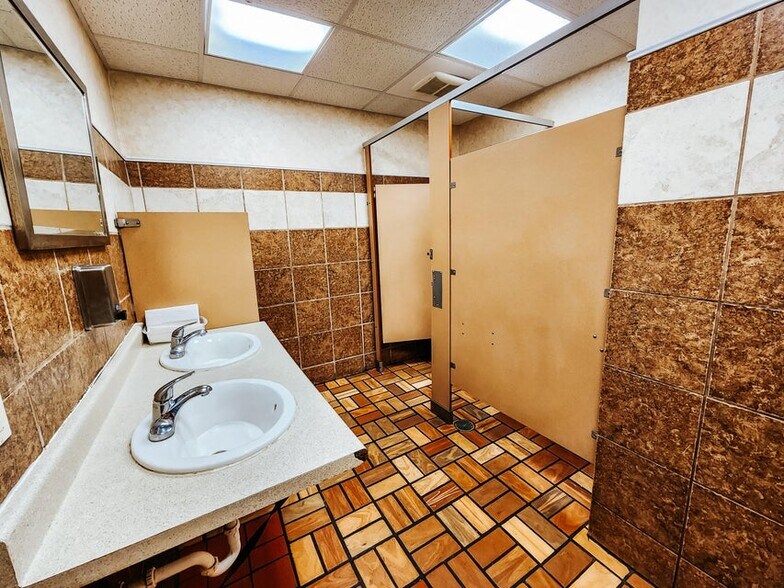 More Photos Of 75 W Carleton Rd, Hillsdale Restaurant For Sale