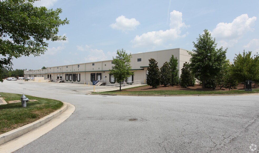 More Photos Of 74 Southwoods Pky, Hapeville Distribution For Lease