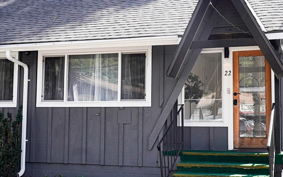 More Photos Of 3918 Pioneer Trl, South Lake Tahoe Hotel For Sale