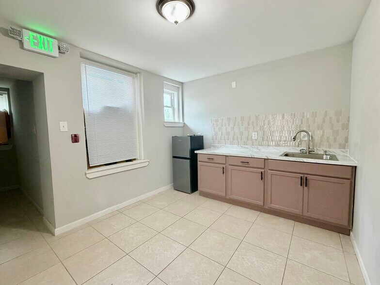 More Photos Of 1009 W Main St, Norristown Apartments For Lease