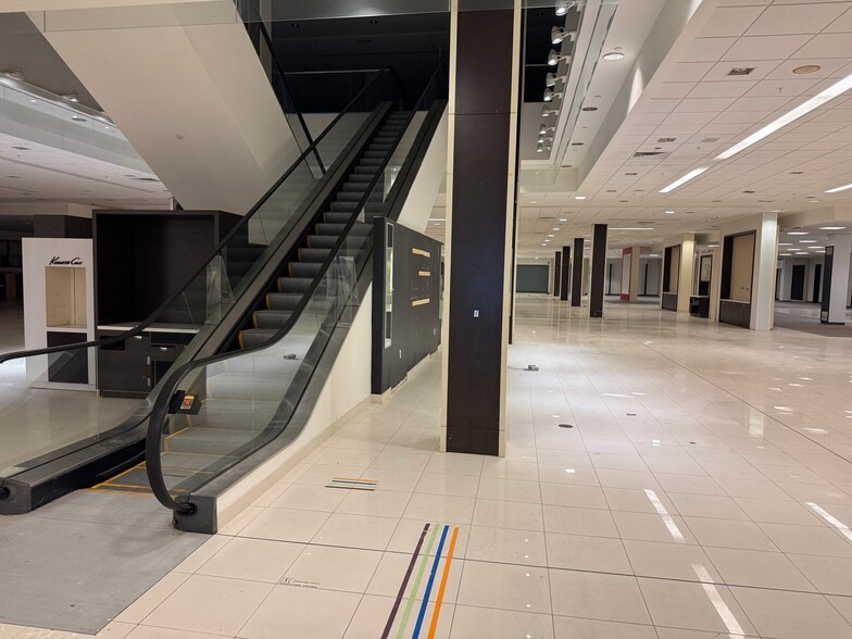 More Photos Of 1305-1401 W Esplanade Ave, Kenner Unknown For Lease