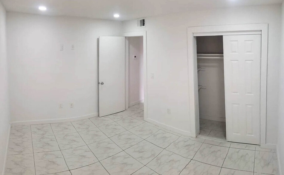 More Photos Of 945 SW 4th St, Miami Apartments For Sale