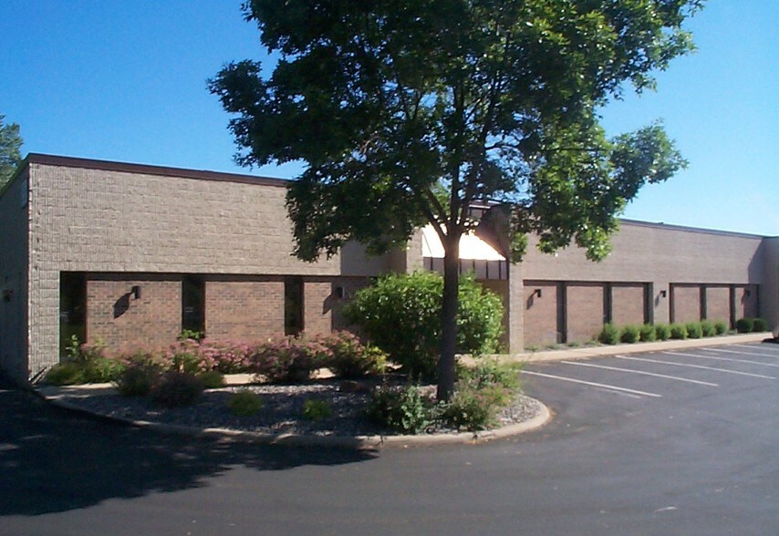 More Photos Of 11504-11524 K Tel Dr, Minnetonka Research And Development For Lease