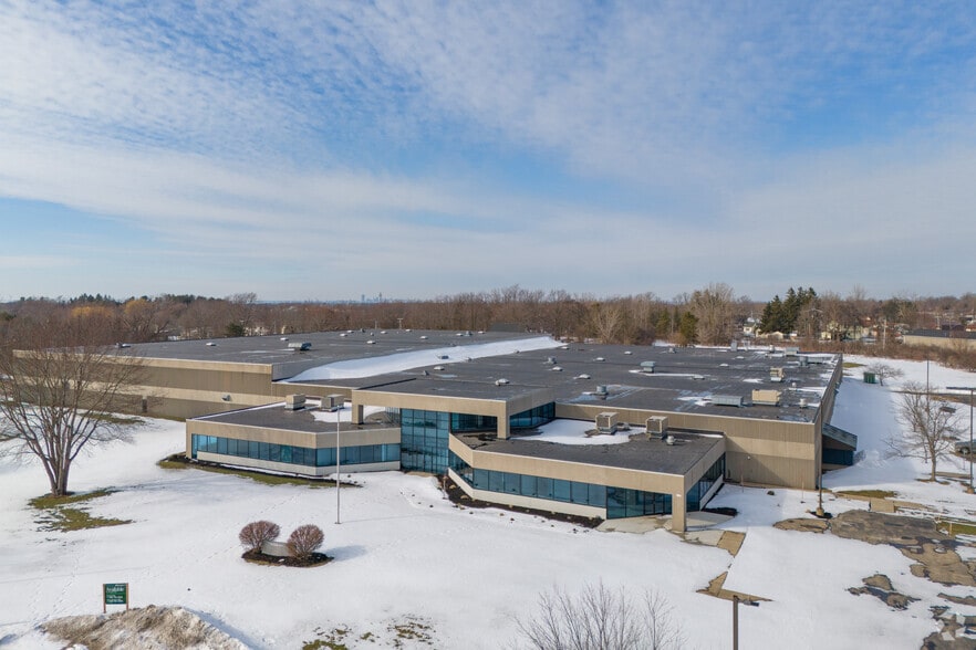 More Photos Of 100 Centre Dr, Orchard Park Warehouse For Lease