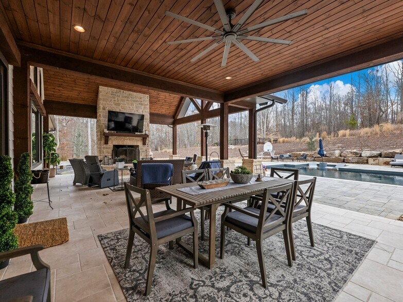 More Photos Of 3263 Tanners Mill Rd, Gainesville Specialty For Sale
