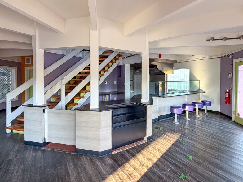 More Photos Of 1247 Ben Sawyer Blvd, Mount Pleasant Freestanding For Sale