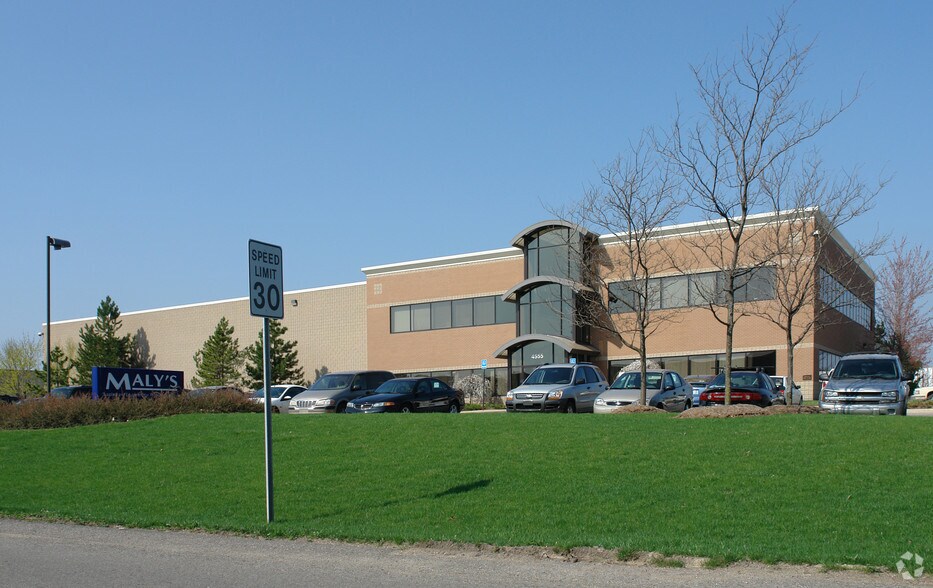 More Photos Of 4555 Danvers Dr SE, Grand Rapids Distribution For Lease