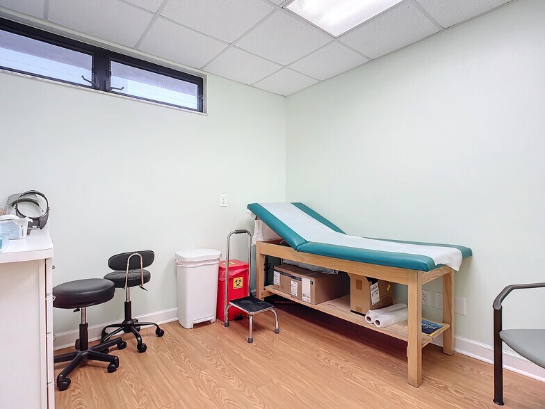 More Photos Of 405 Downing St, New Smyrna Beach Medical For Sale