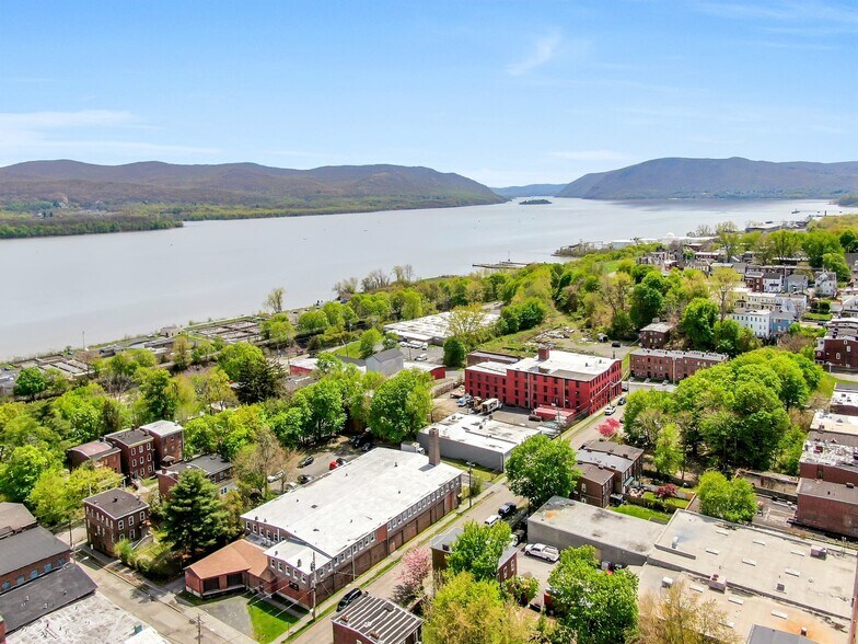 More Photos Of 24 Johnes St, Newburgh Light Manufacturing For Lease