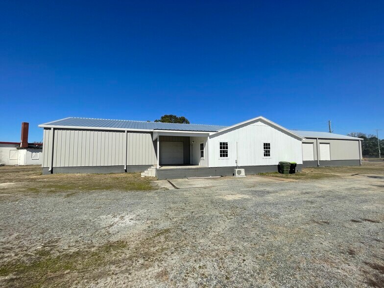 More Photos Of 3310 Fields St, Farmville Warehouse For Lease