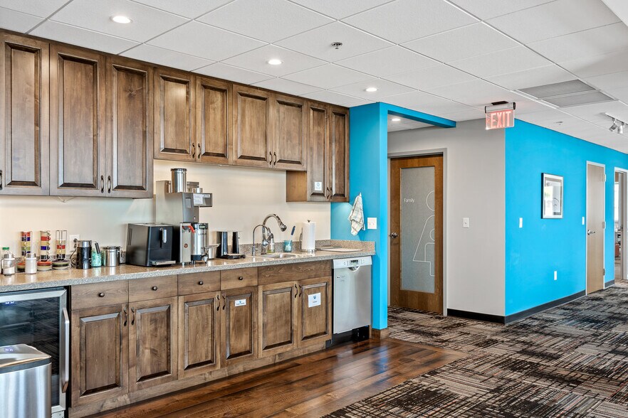 More Photos Of 605 Chestnut St, Chattanooga Office For Lease