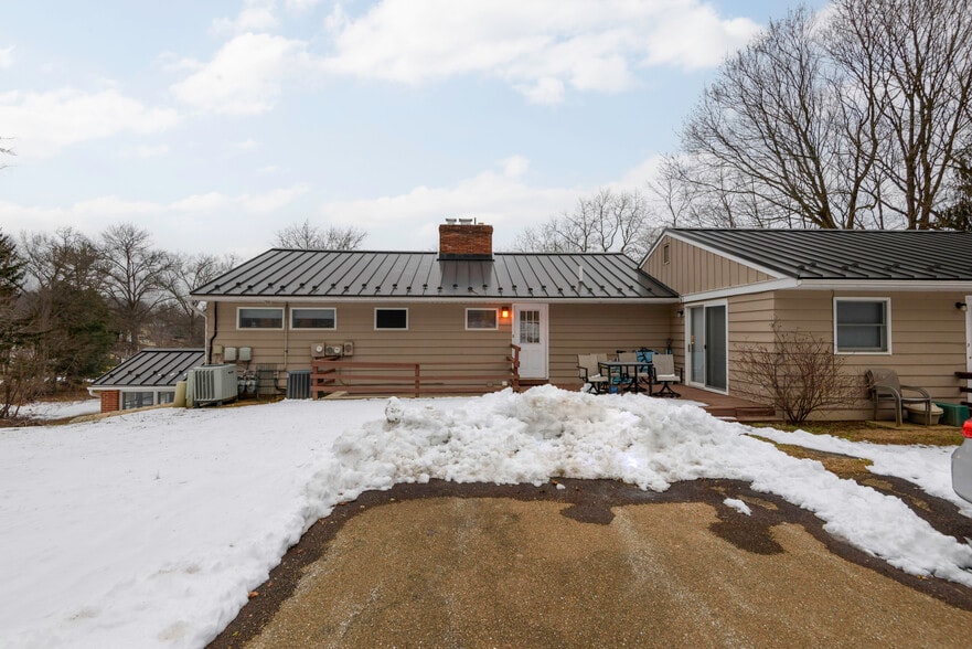 More Photos Of 166 Rosehill Ave, West Grove Multifamily For Sale