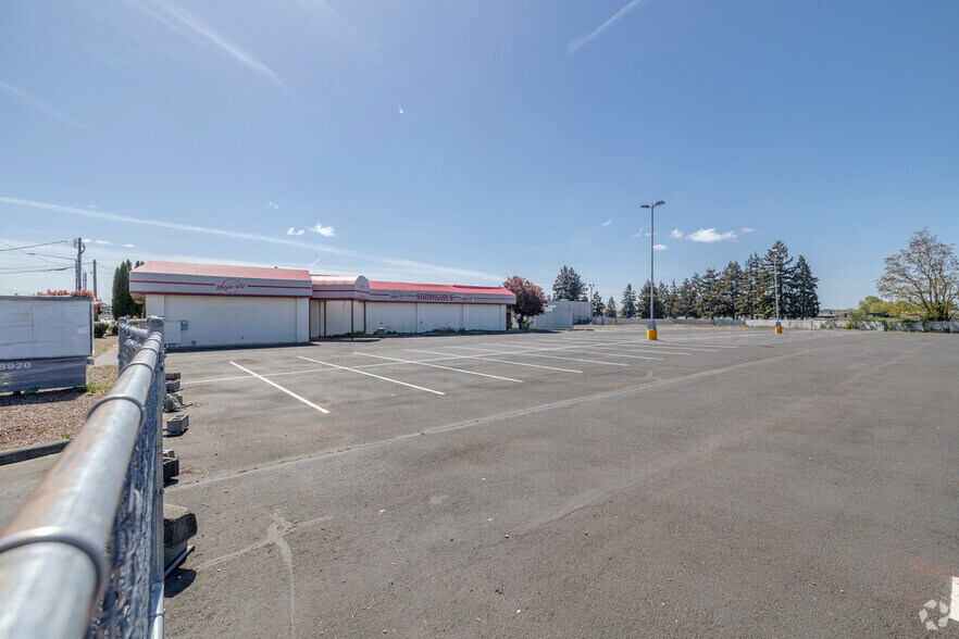 More Photos Of 8920 S Tacoma Way, Lakewood Freestanding For Lease