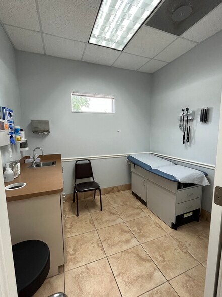 More Photos Of 1383 Providence Rd, Brandon Medical For Sale