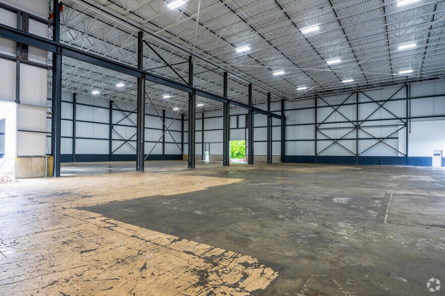 More Photos Of 1537 Grafton Rd, Millbury Warehouse For Lease