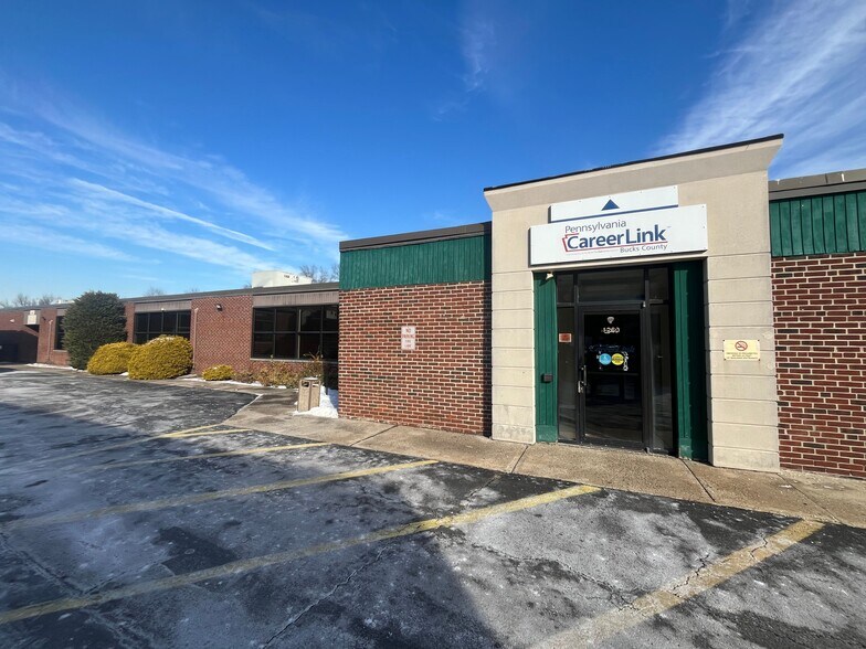More Photos Of 1200-1298 Veterans Hwy, Bristol Office For Lease