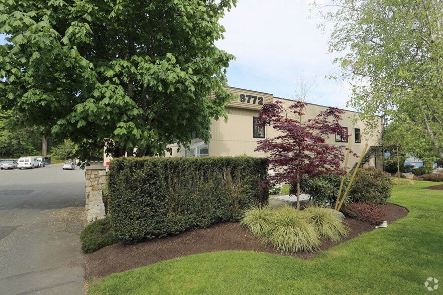 More Photos Of 6772 Kirkpatrick Cres, Central Saanich Flex For Lease
