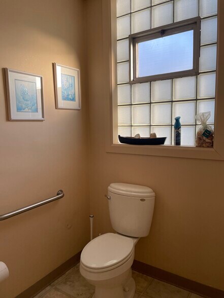 More Photos Of 621 Broadway, Chesterton Medical For Sale