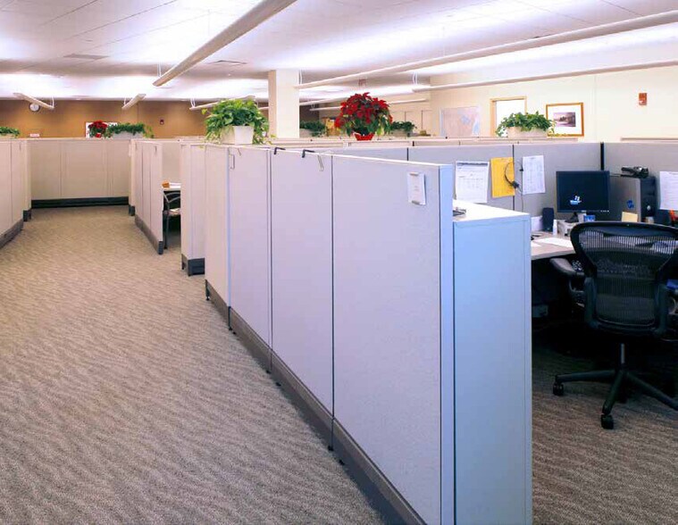 More Photos Of 11 Northeastern Blvd, Salem Office For Sale