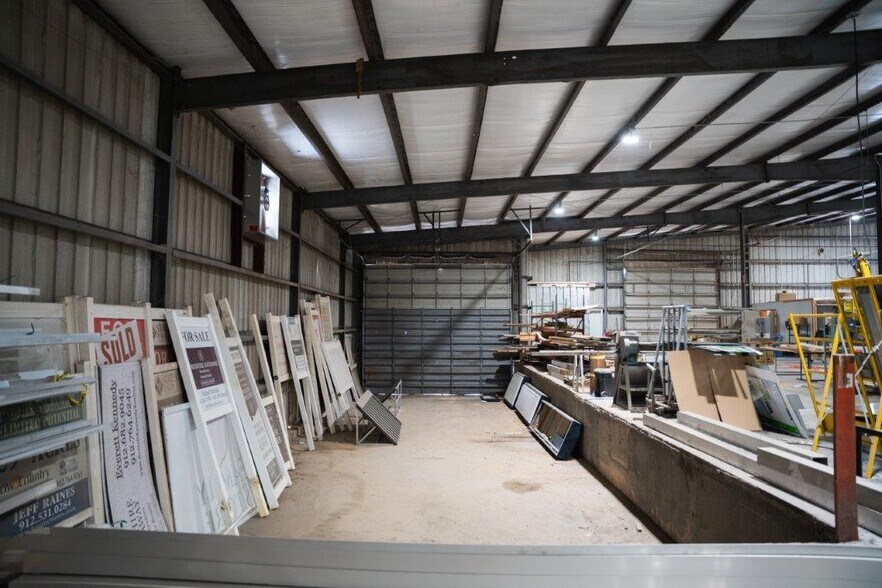 More Photos Of 91 S College St, Statesboro Warehouse For Lease