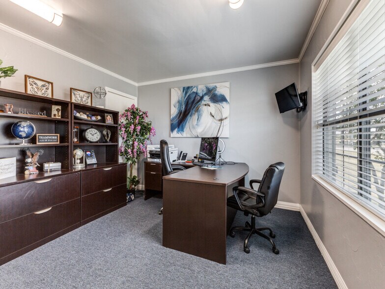 More Photos Of 101 E Us-80 Hwy, Forney Freestanding For Sale