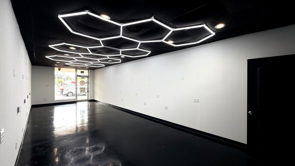 More Photos Of 713 W Southwest Loop 323, Tyler Unknown For Lease