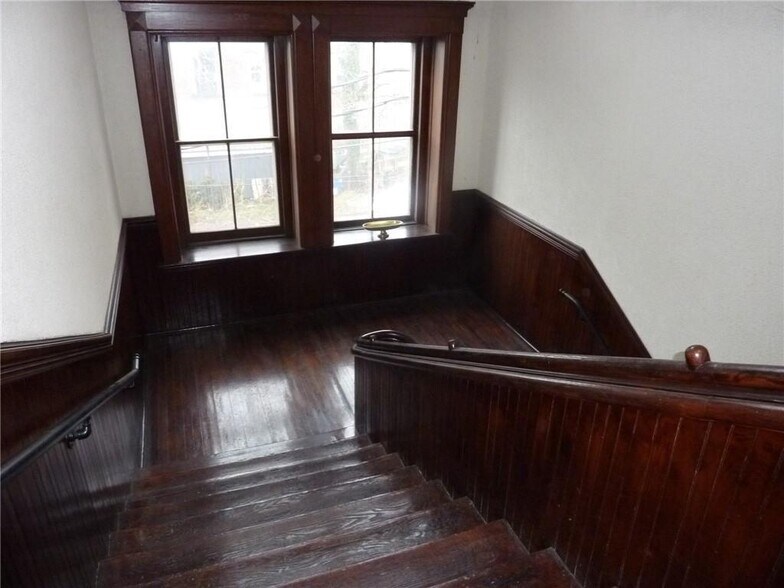 More Photos Of 2617 Peach St, Erie Office For Lease