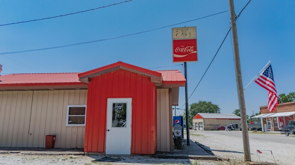 More Photos Of 105 Margaret Speight, Dadeville Restaurant For Sale