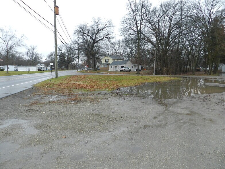 More Photos Of 1641 E Main St, Niles Manufacturing For Sale