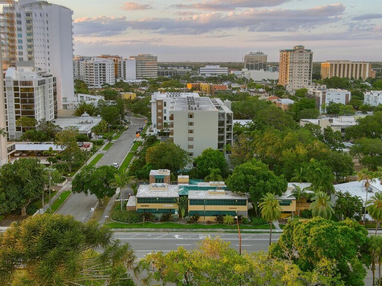 More Photos Of 777 S Palm Ave, Sarasota Office For Sale