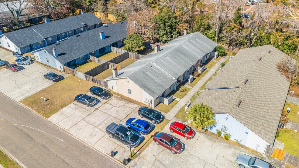 More Photos Of 7619 Indian Lakes Dr and 5126 Ricker Rd, Jacksonville Apartments For Sale